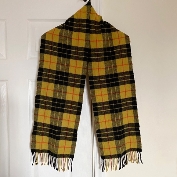 Johnstons of Elgin Merino Wool Fringe Scarf - Picture 5 of 7